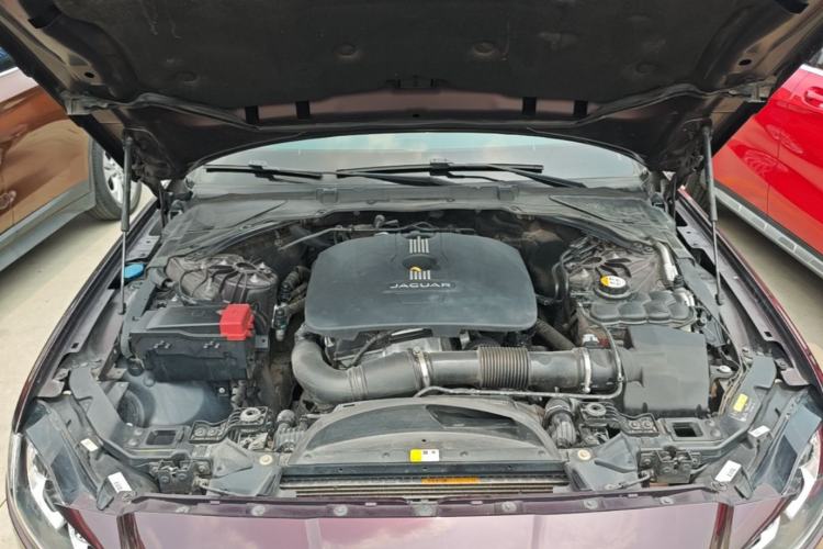 Used Jaguar XFL 2017 XFL 2.0T 200PS Windflower Edition Engine Bay