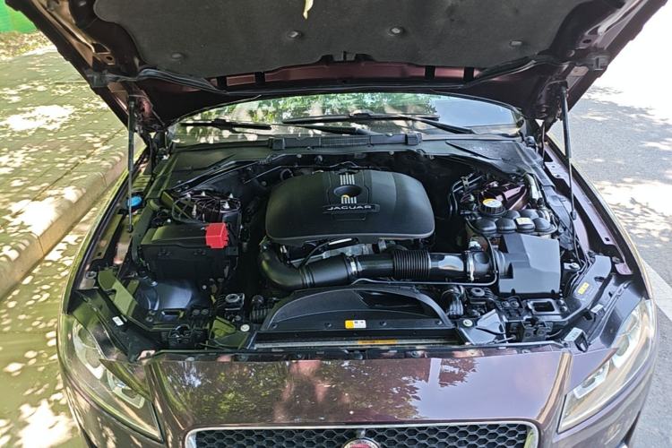Used Jaguar XFL 2017 XFL 2.0T 200PS Windflower Edition Engine Bay