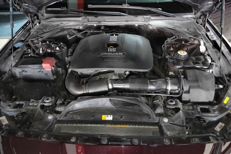 Used Jaguar XFL 2017 XFL 2.0T 200PS Luxury Edition Engine Bay