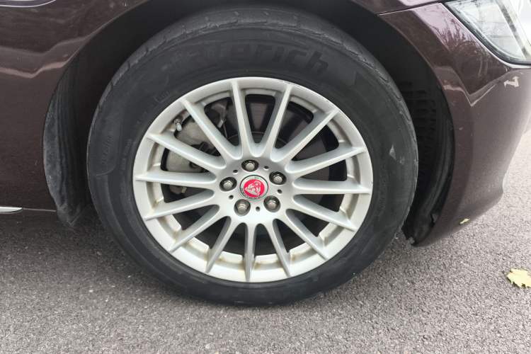 Used Jaguar XFL 2017 XFL 2.0T 200PS Windflower Edition Exterior 4