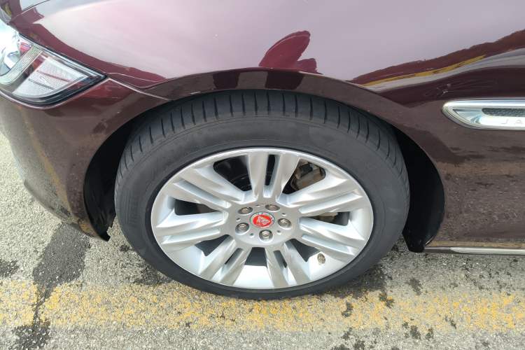 Used Jaguar XFL 2017 XFL 2.0T 240PS Premium Edition Exterior 4