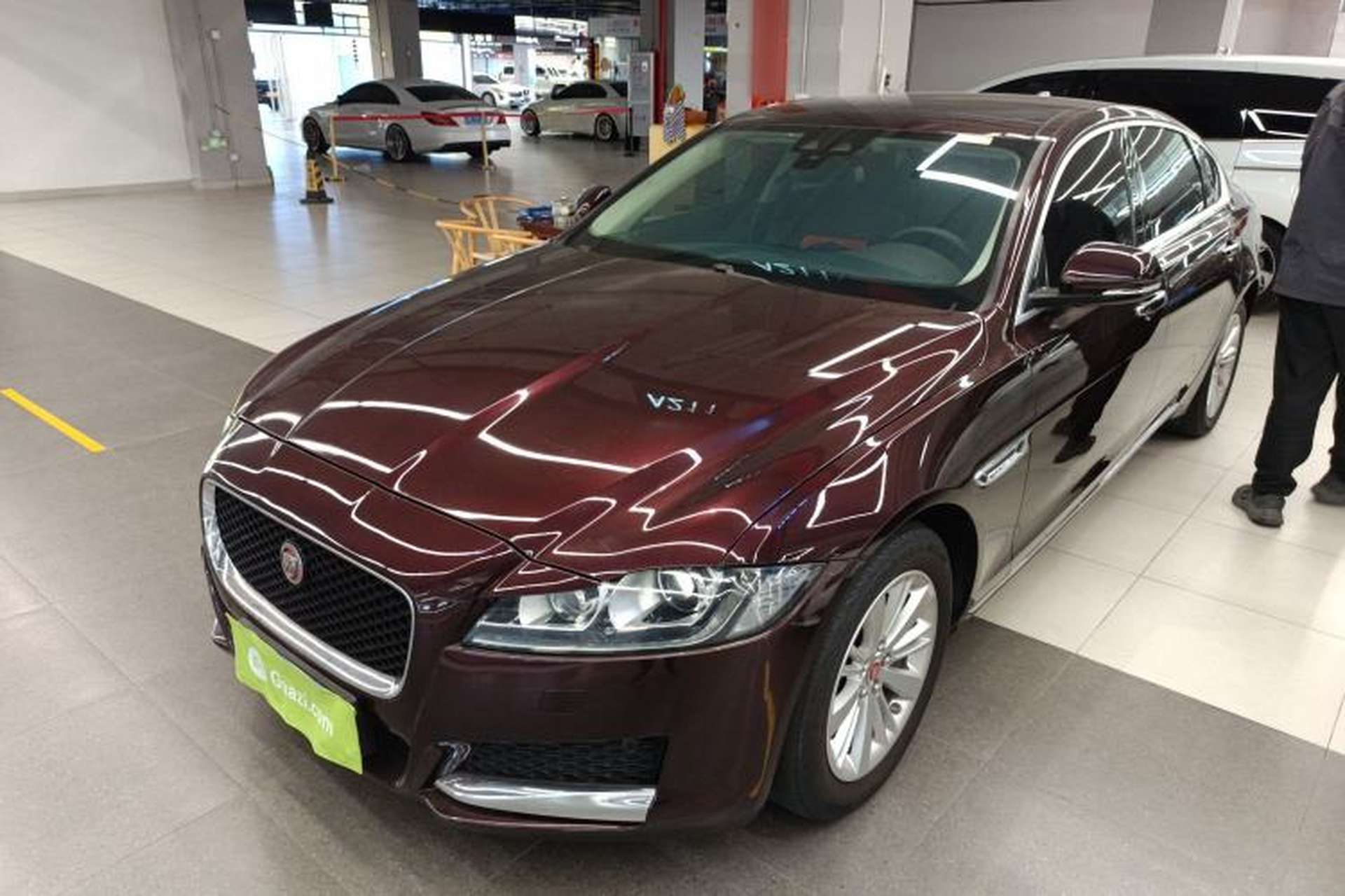 Used Jaguar XFL 2017 XFL 2.0T 240PS Luxury Edition Front Left 45 Deg
