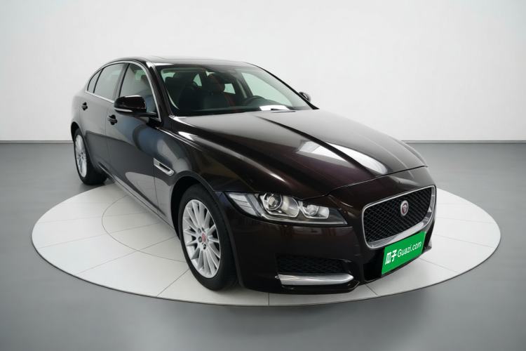 Used Jaguar XFL 2017 XFL 2.0T 200PS Elite Edition Front Right 45 Deg