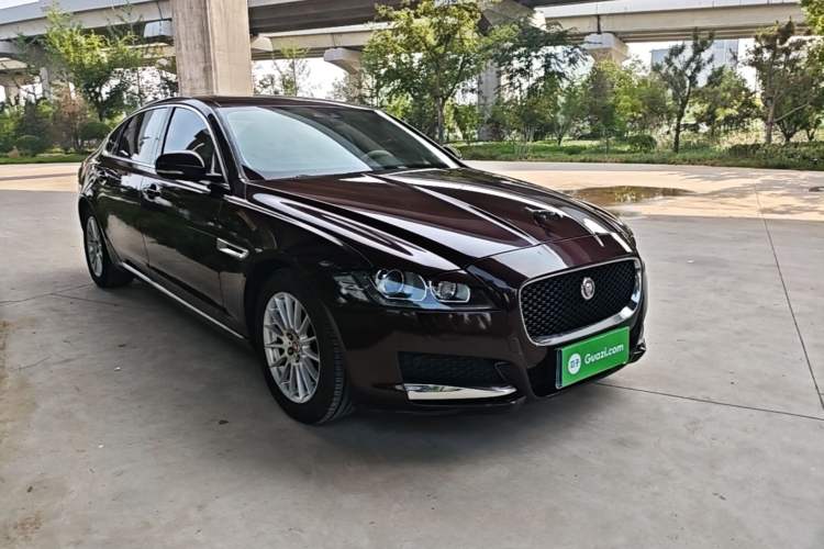 Used Jaguar XFL 2017 XFL 2.0T 200PS Elite Edition Front Right 45 Deg
