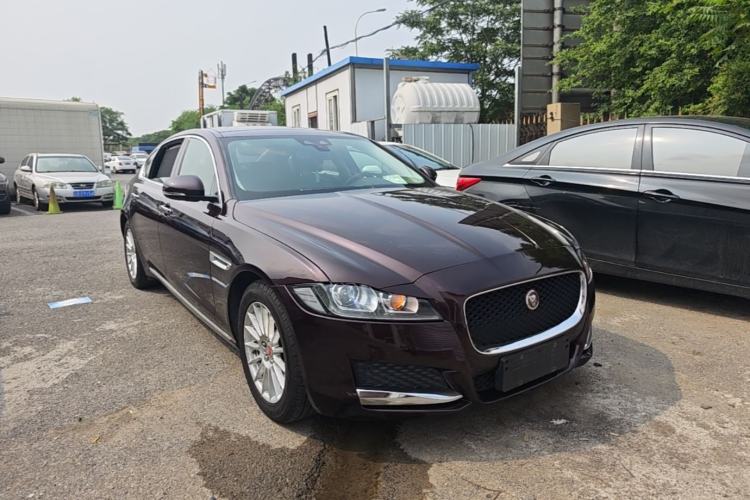 Used Jaguar XFL 2017 XFL 2.0T 200PS Luxury Edition Front Right 45 Deg