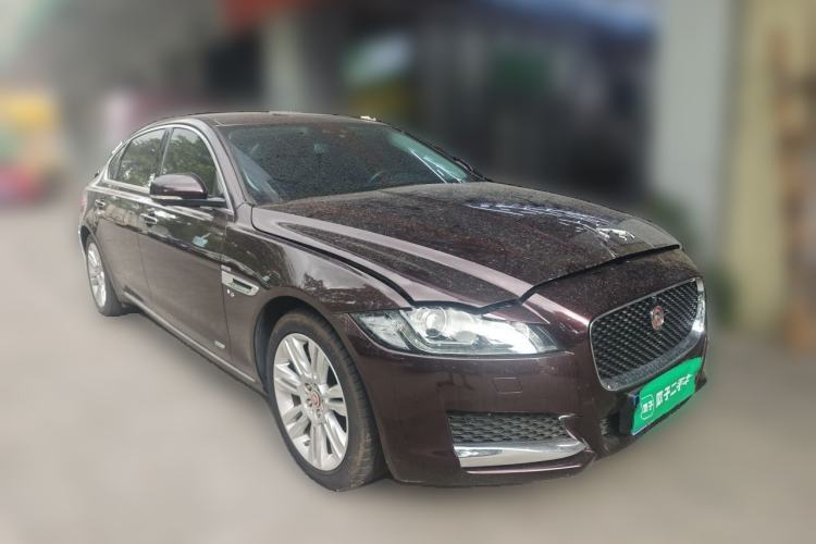 Used Jaguar XFL 2017 XFL 2.0T 240PS Premium Edition Front Right 45 Deg