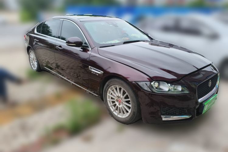 Used Jaguar XFL 2017 XFL 2.0T 200PS Elite Edition Front Right 45 Deg