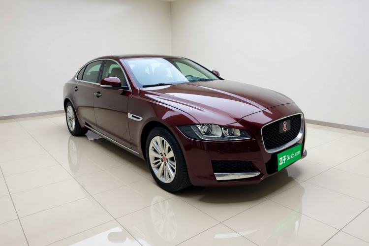 Used Jaguar XFL 2017 XFL 2.0T 240PS Premium Edition Front Right 45 Deg