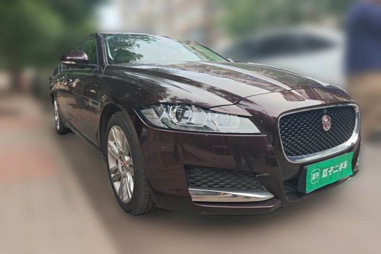 Used Jaguar XFL 2017 XFL 2.0T 240PS Premium Edition Front Right 45 Deg