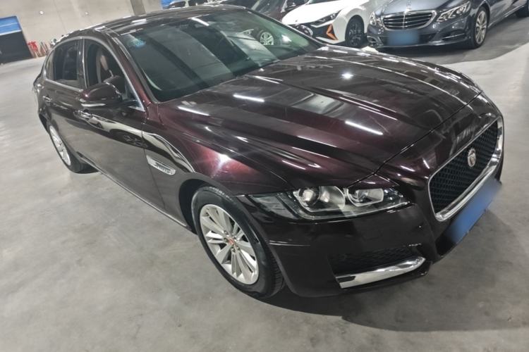 Used Jaguar XFL 2017 XFL 2.0T 240PS Luxury Edition Front Right 45 Deg