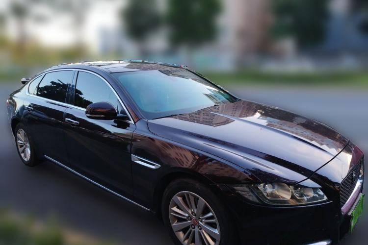 Used Jaguar XFL 2017 XFL 2.0T 240PS Luxury Edition Front Right 45 Deg