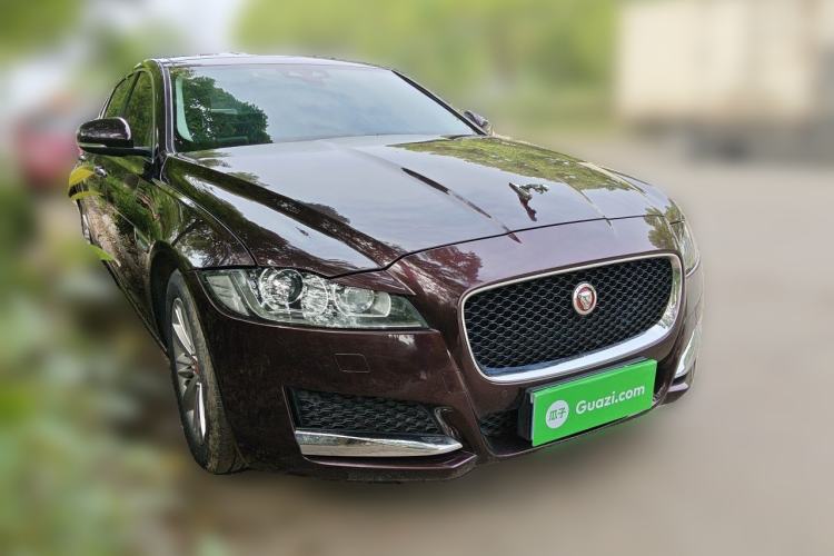 Used Jaguar XFL 2017 XFL 2.0T 240PS Luxury Edition Front Right 45 Deg