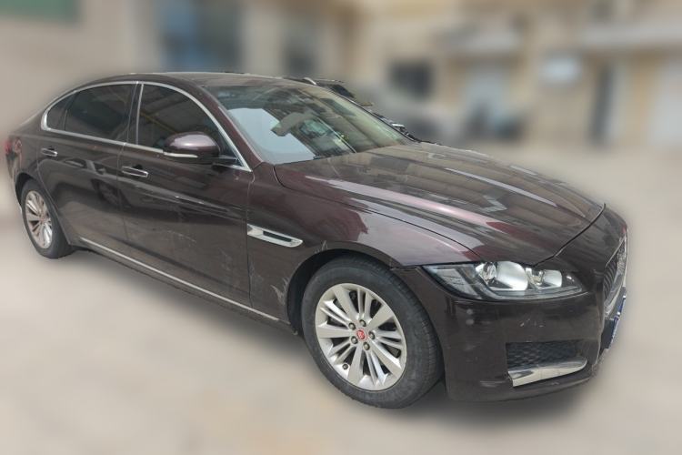 Used Jaguar XFL 2017 XFL 2.0T 240PS Luxury Edition Front Right 45 Deg