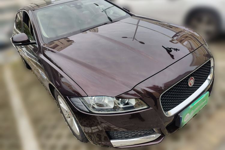 Used Jaguar XFL 2017 XFL 2.0T 240PS Luxury Edition Front Right 45 Deg