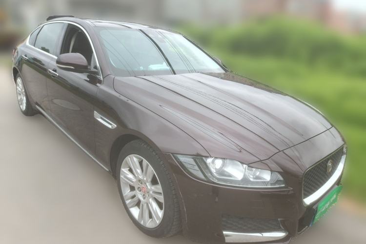 Used Jaguar XFL 2017 XFL 2.0T 240PS Luxury Edition Front Right 45 Deg