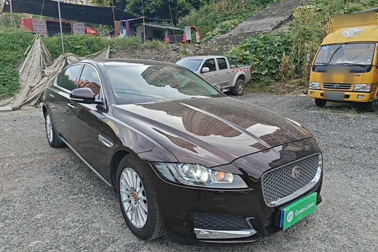 Used Jaguar XFL 2017 XFL 2.0T 200PS Luxury Edition Front Right 45 Deg