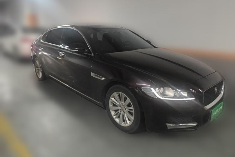 Used Jaguar XFL 2017 XFL 2.0T 240PS Luxury Edition Front Right 45 Deg