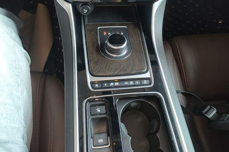 Used Jaguar XFL 2017 XFL 2.0T 240PS Luxury Edition Gear Lever