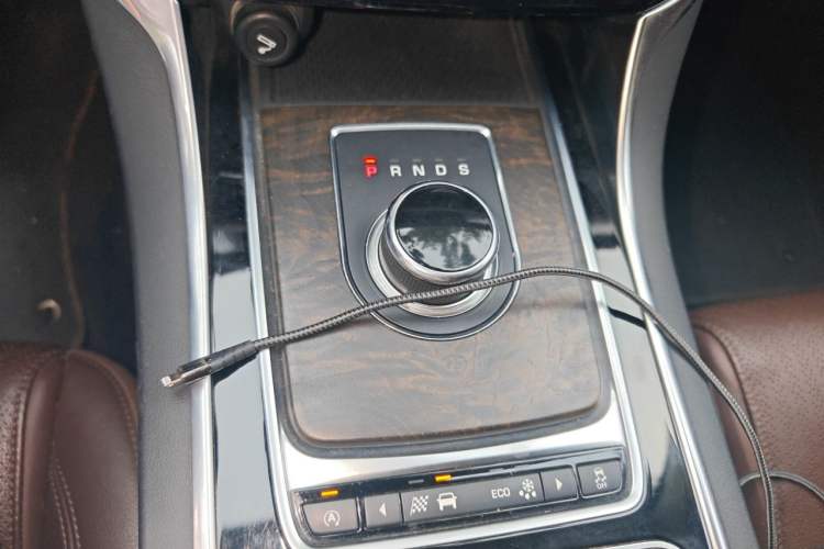 Used Jaguar XFL 2017 XFL 2.0T 240PS Premium Edition Gear Lever
