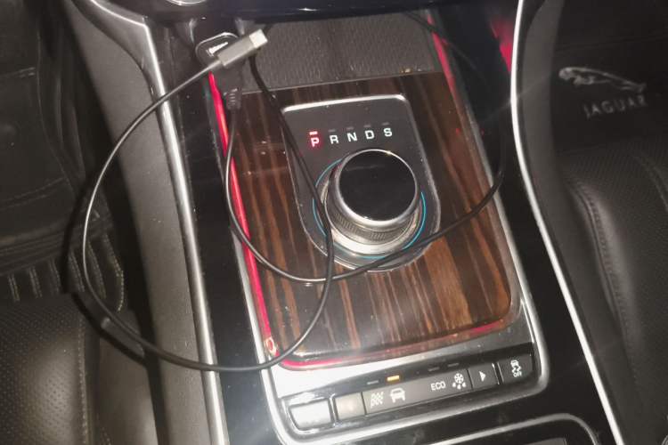 Used Jaguar XFL 2017 XFL 2.0T 240PS Luxury Edition Gear Lever