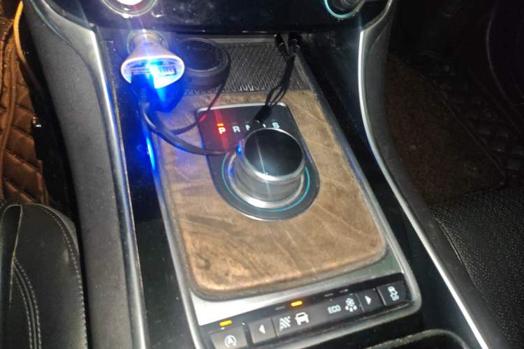 Used Jaguar XFL 2017 XFL 2.0T 200PS Luxury Edition Gear Lever
