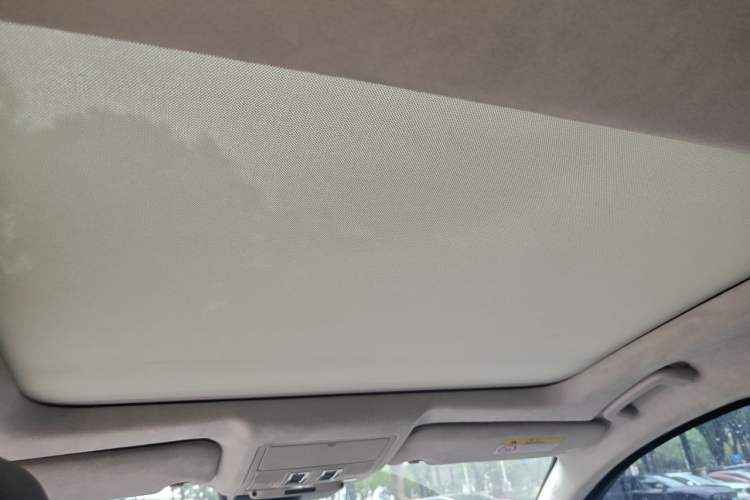 Used Jaguar XFL 2017 XFL 2.0T 200PS Windflower Edition Headliner