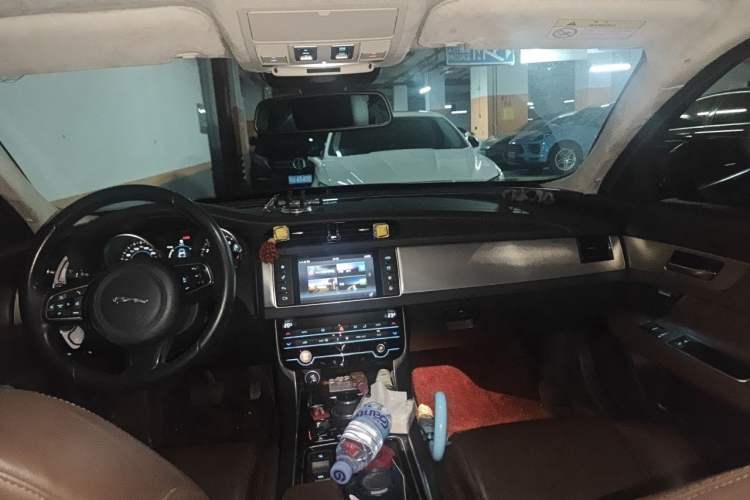 Used Jaguar XFL 2017 XFL 2.0T 240PS Luxury Edition Headliner
