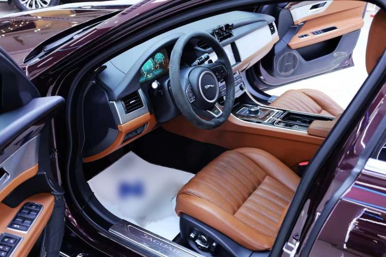 Used Jaguar XFL 2017 XFL 2.0T 240PS Luxury Edition Interior 1