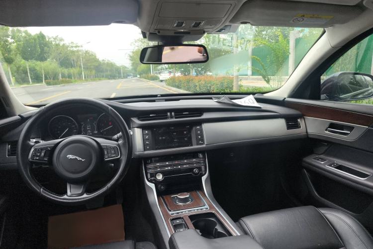 Used Jaguar XFL 2017 XFL 2.0T 200PS Windflower Edition Interior 1