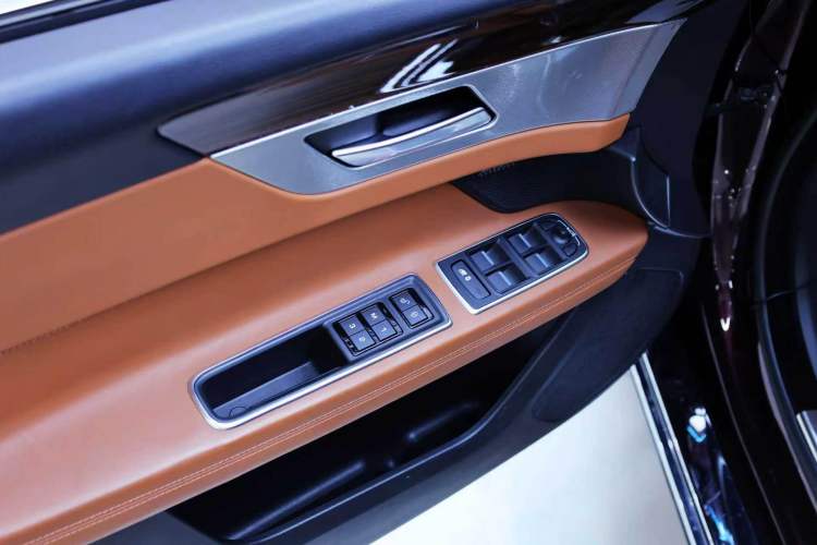 Used Jaguar XFL 2017 XFL 2.0T 240PS Luxury Edition Interior 2