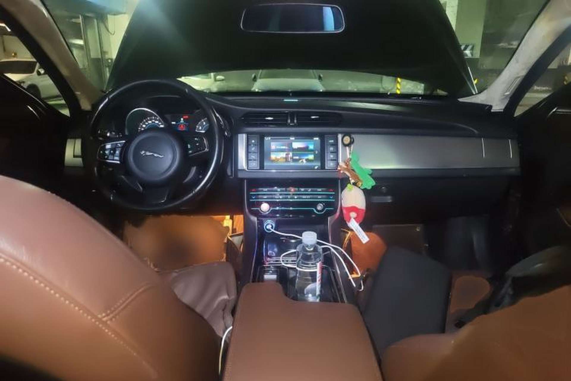 Used Jaguar XFL 2017 XFL 2.0T 200PS Luxury Edition Interior 2