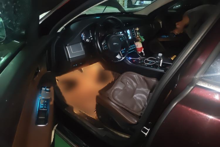 Used Jaguar XFL 2017 XFL 2.0T 200PS Luxury Edition Interior 3