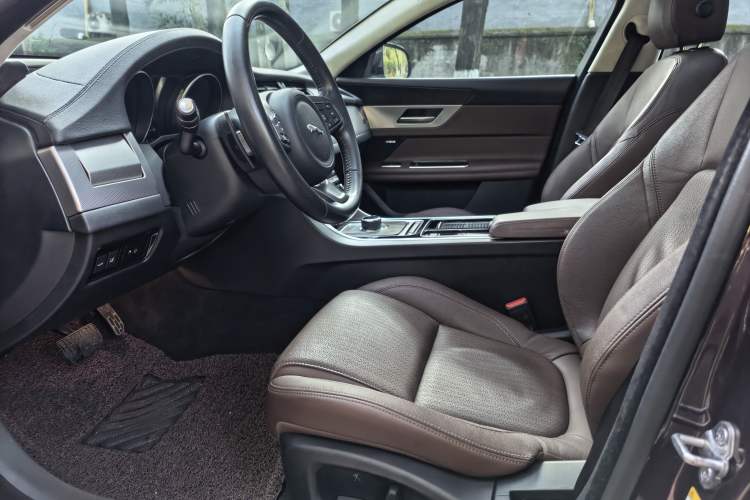 Used Jaguar XFL 2017 XFL 2.0T 240PS Luxury Edition Interior 3