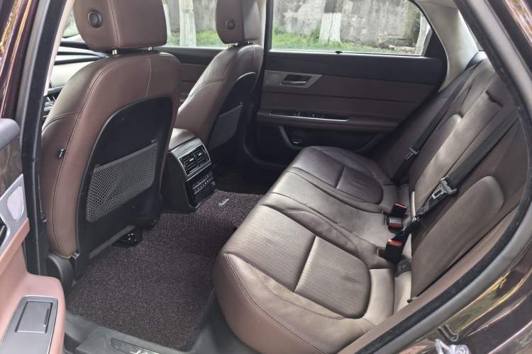Used Jaguar XFL 2017 XFL 2.0T 240PS Luxury Edition Interior 4