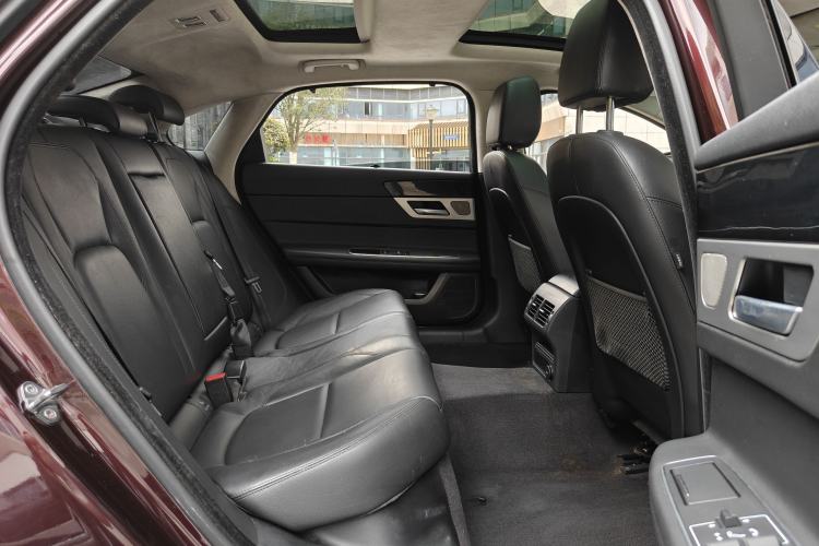 Used Jaguar XFL 2017 XFL 2.0T 200PS Windflower Edition Interior 4