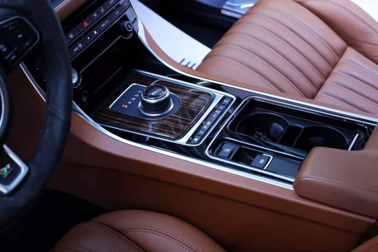 Used Jaguar XFL 2017 XFL 2.0T 240PS Luxury Edition Interior 5