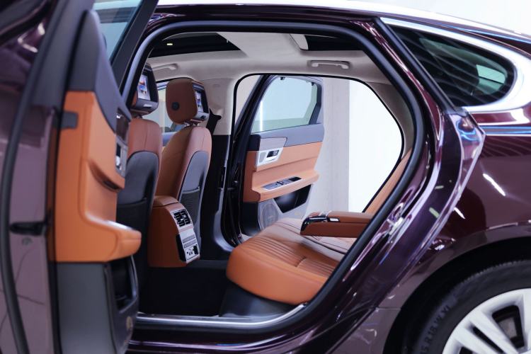 Used Jaguar XFL 2017 XFL 2.0T 240PS Luxury Edition Interior 9
