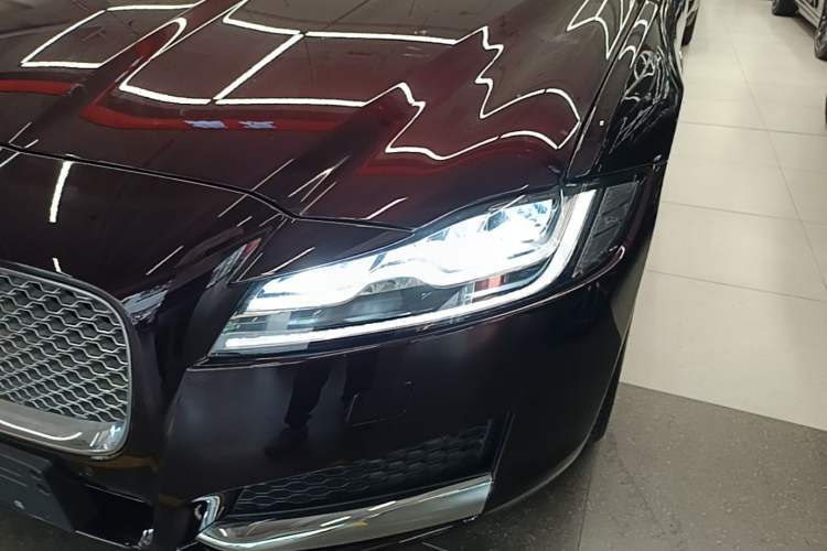 Used Jaguar XFL 2017 XFL 3.0 SC 340 PS Premium Edition Left Front Headlight