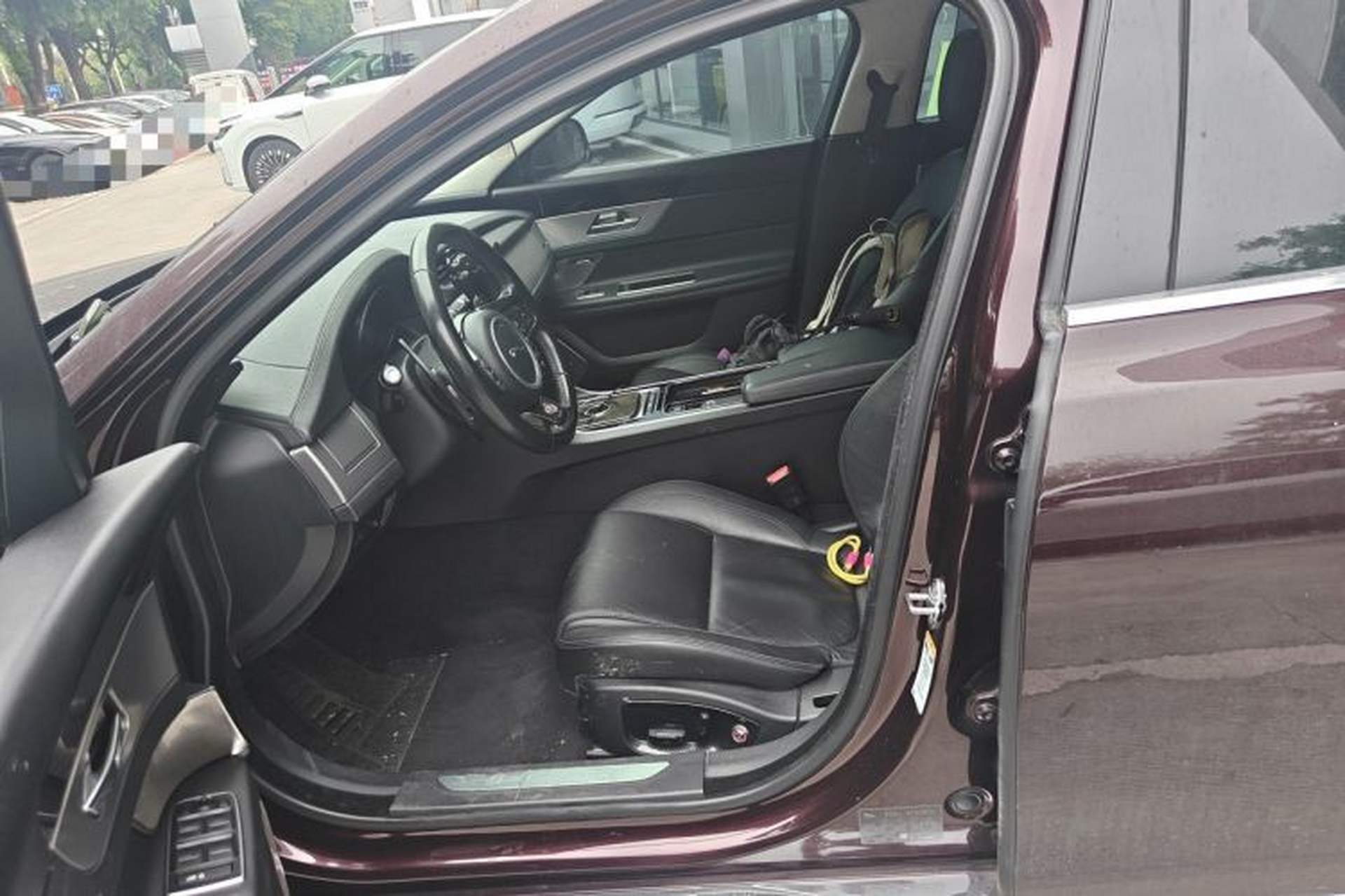 Used Jaguar XFL 2017 XFL 2.0T 200PS Windflower Edition Left Front Seat