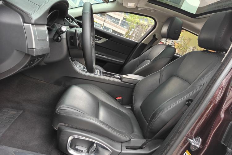 Used Jaguar XFL 2017 XFL 2.0T 200PS Windflower Edition Left Front Seat