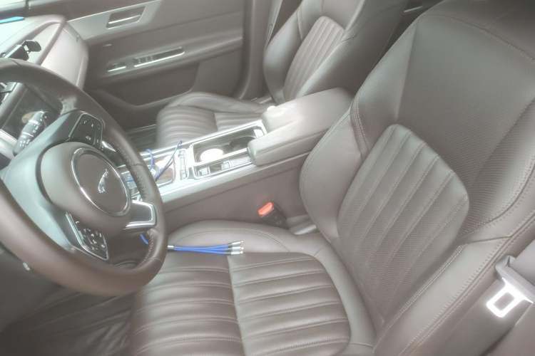 Used Jaguar XFL 2017 XFL 2.0T 240PS Luxury Edition Left Front Seat