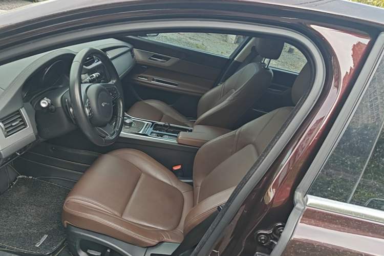 Used Jaguar XFL 2017 XFL 2.0T 200PS Luxury Edition Left Front Seat
