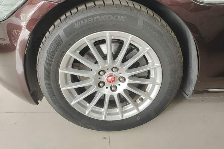 Used Jaguar XFL 2017 XFL 2.0T 200PS Luxury Edition Left Front Wheel Hub