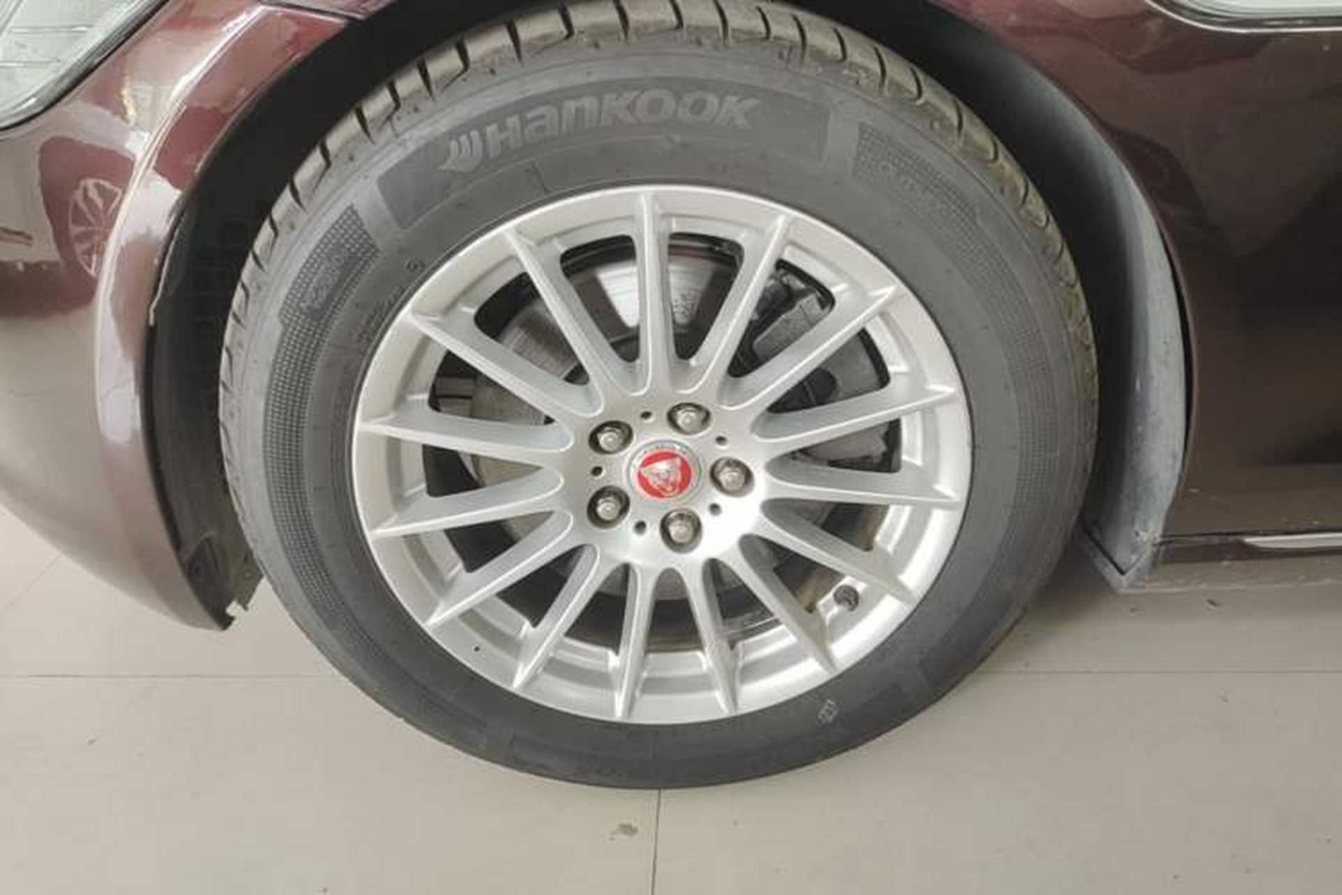 Used Jaguar XFL 2017 XFL 2.0T 200PS Luxury Edition Left Front Wheel Hub