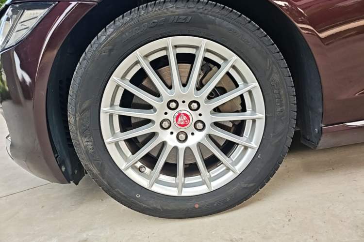 Used Jaguar XFL 2017 XFL 2.0T 200PS Elite Edition Left Front Wheel Hub