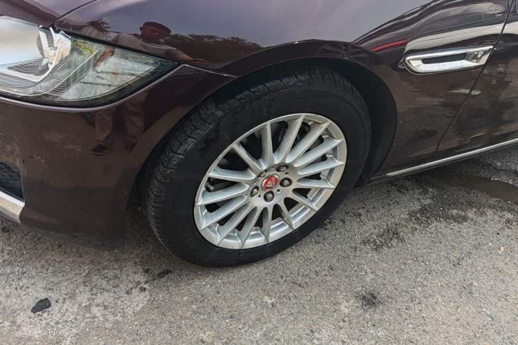 Used Jaguar XFL 2017 XFL 2.0T 200PS Luxury Edition Left Front Wheel Hub