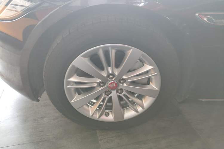 Used Jaguar XFL 2017 XFL 2.0T 240PS Luxury Edition Left Front Wheel Hub