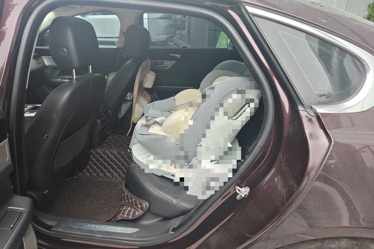 Used Jaguar XFL 2017 XFL 2.0T 200PS Windflower Edition Left Rear Seat