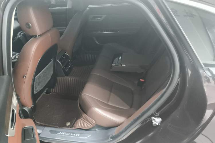 Used Jaguar XFL 2017 XFL 2.0T 200PS Luxury Edition Left Rear Seat