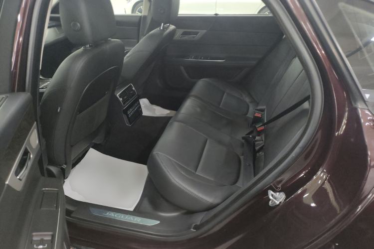 Used Jaguar XFL 2017 XFL 2.0T 240PS Luxury Edition Left Rear Seat